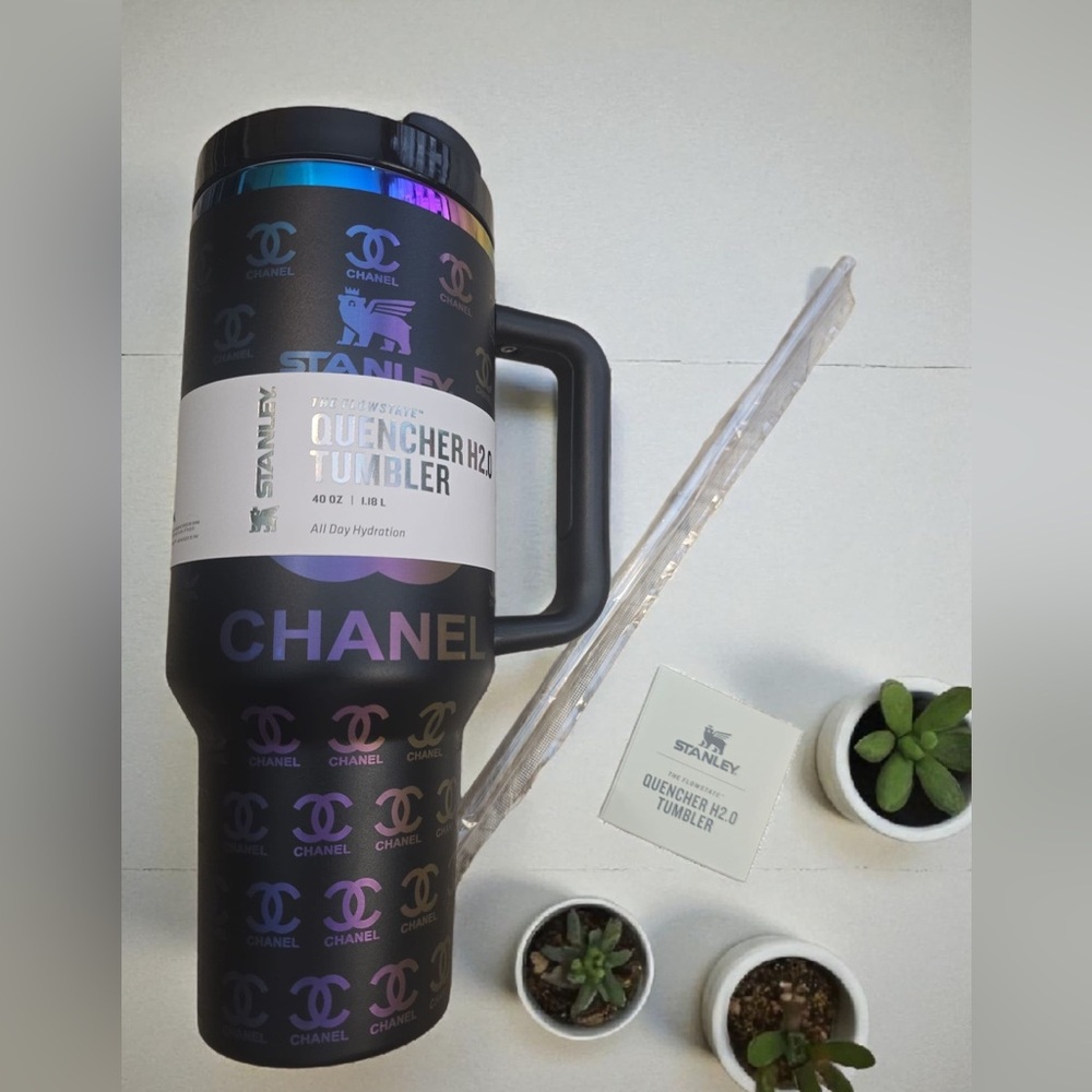 Black and Gold Tumbler 40oz w/ straw